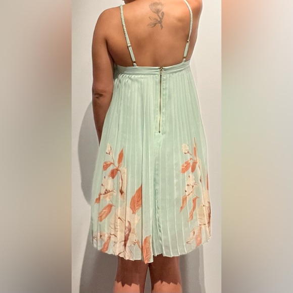 Pleated Shift Dress - Picture 3 of 3
